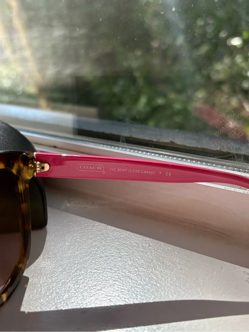 Coach Sunglasses (Spotty Tortoise/Fuchsia)